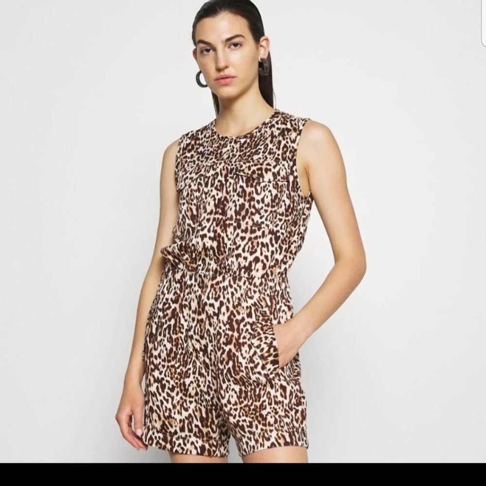 Banana Republic Leopard Romper ♥